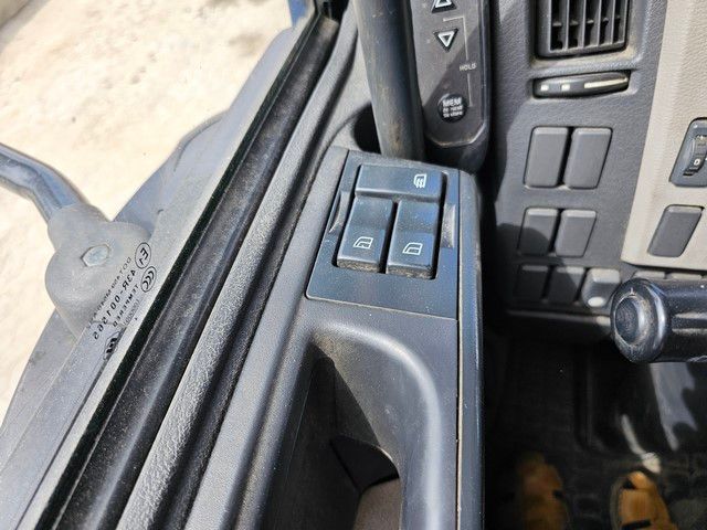 Fahrzeugabbildung Volvo FL 12 210 Kran mit Kipper, Euro 6, Diesel