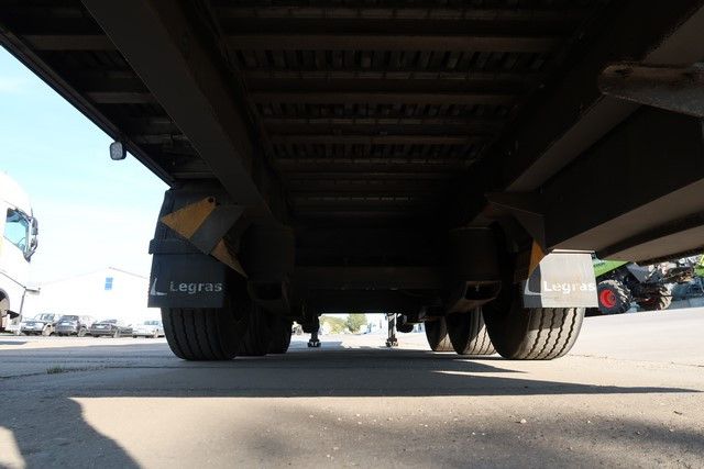 Fahrzeugabbildung Legras 92 cbm Schubboden, SAF Scheibe, kleiner Schaden