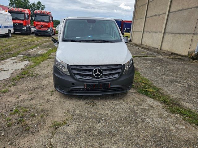 Fahrzeugabbildung Mercedes-Benz Vito Tourer 116 Bluetec Unfall, 8 Sitzer