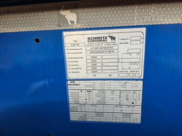 Fahrzeugabbildung Schmitz Cargobull Tankchassis mit Tankcontainer, 424.676 KM