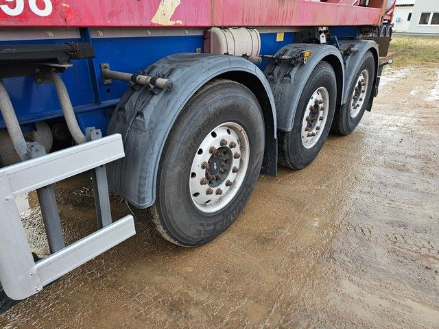 Fahrzeugabbildung Schmitz Cargobull Tankchassis mit Tankcontainer, 424.676 KM