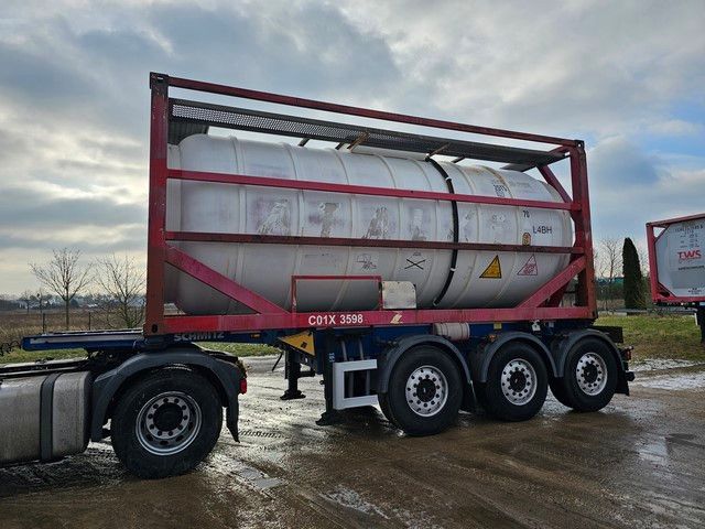 Fahrzeugabbildung Schmitz Cargobull Tankchassis mit Tankcontainer, 424.676 KM