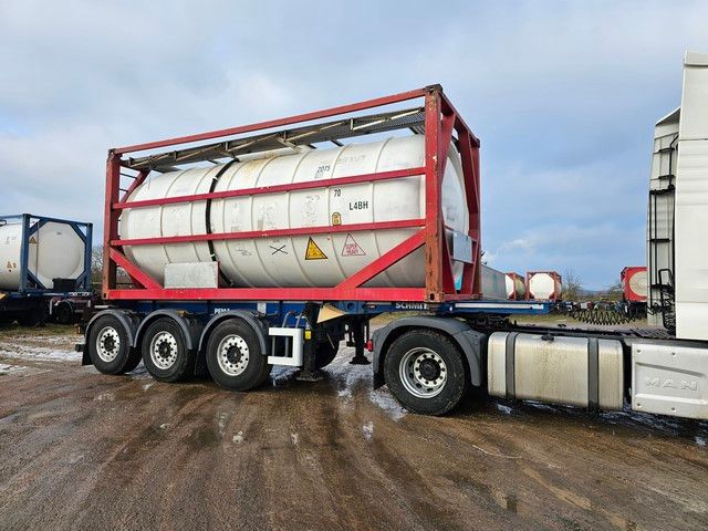 Fahrzeugabbildung Schmitz Cargobull Tankchassis mit Tankcontainer, 424.676 KM