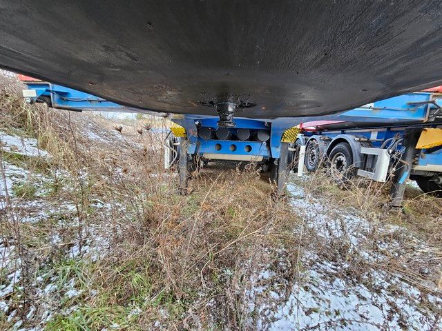 Fahrzeugabbildung Schmitz Cargobull Tankchassis mit Tankcontainer