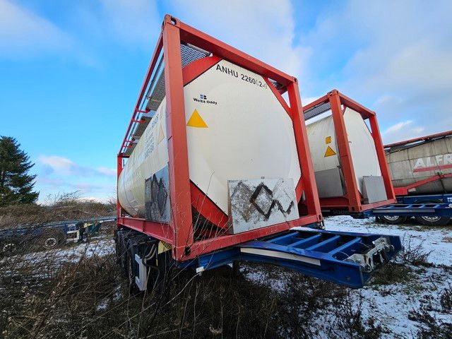 Fahrzeugabbildung Schmitz Cargobull Tankchassis mit Tankcontainer