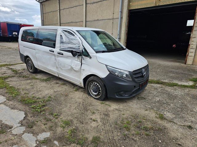 Fahrzeugabbildung Mercedes-Benz Vito Tourer 116 Bluetec Unfall, 8 Sitzer