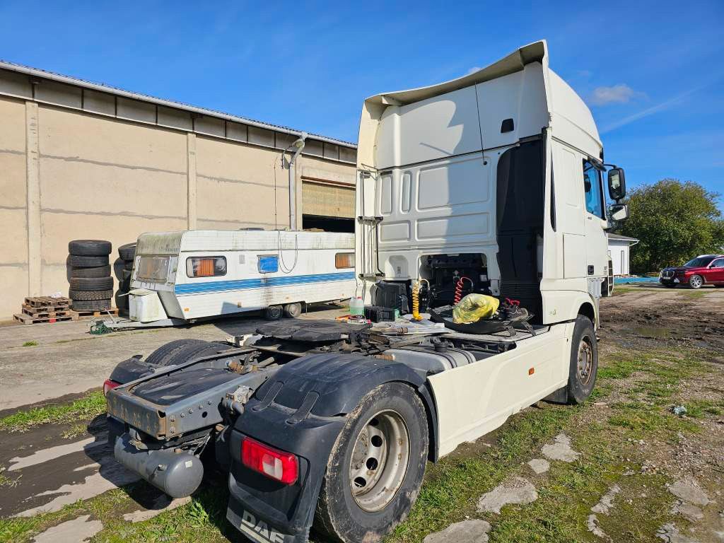 Fahrzeugabbildung DAF XF 460 SSC mit 2 Kreishydraulik, Euro 6, Unfall