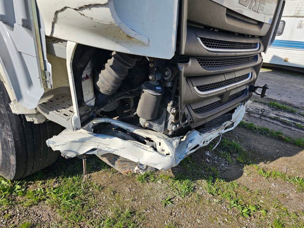 Fahrzeugabbildung DAF XF 460 SSC mit 2 Kreishydraulik, Euro 6, Unfall