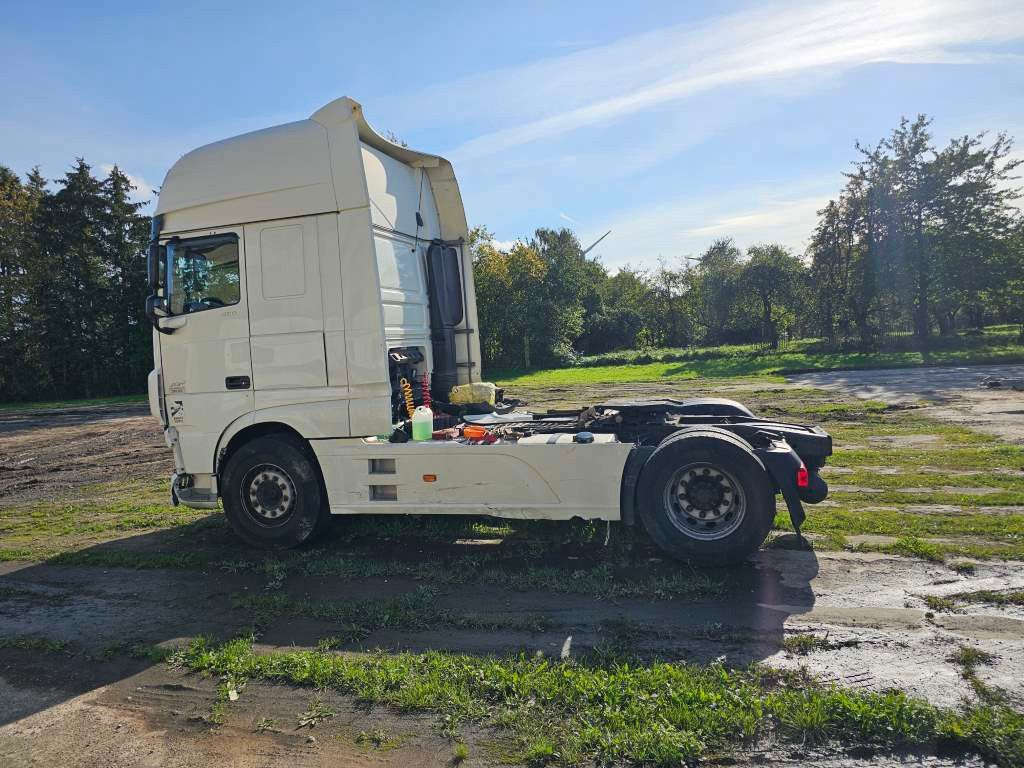 Fahrzeugabbildung DAF XF 460 SSC mit 2 Kreishydraulik, Euro 6, Unfall