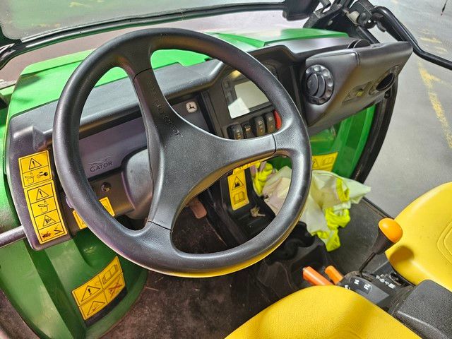 Fahrzeugabbildung John Deere 855 D Steering, GATOR XUV, Kipper