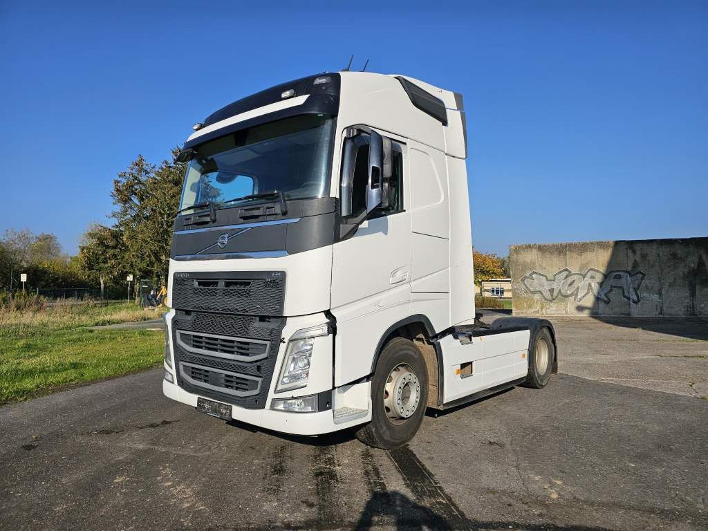 Fahrzeugabbildung Volvo FH 500 Globe, 2 Kreis Hydr., Vollwartungsvertrag