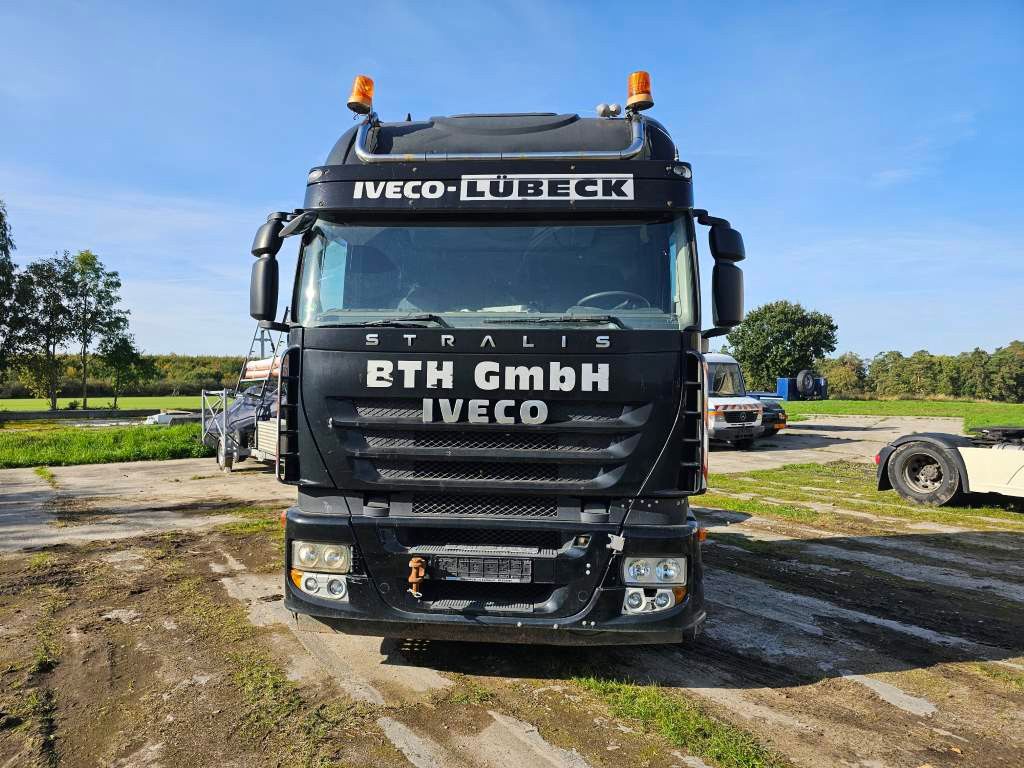 Fahrzeugabbildung Iveco 450 AS440ST45/TP mit b2 Kreishydr., Retrader