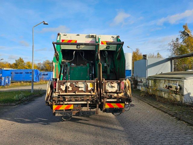 Fahrzeugabbildung Mercedes-Benz 1524  Müllwagen, 2 Kammern, Geesinknorba