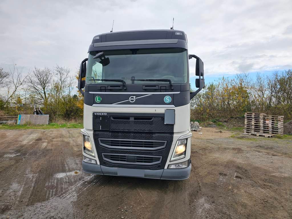 Fahrzeugabbildung Volvo FH 500 Globe, Euro 6, Nebenabtrieb vorb.