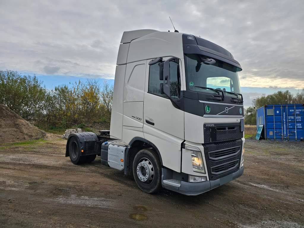 Fahrzeugabbildung Volvo FH 500 Globe, Euro 6, Nebenabtrieb vorb.