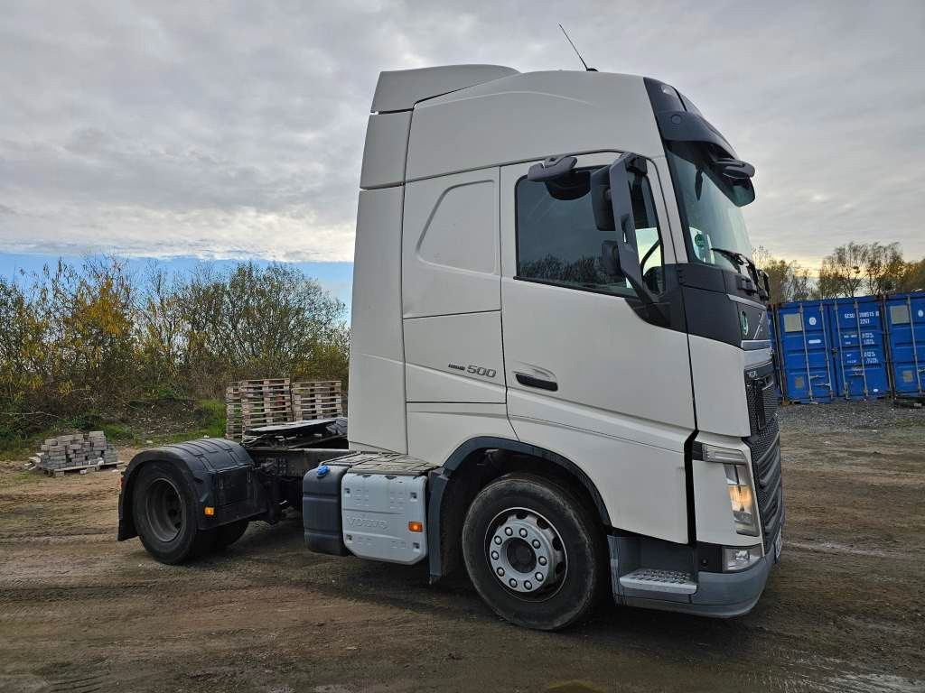 Fahrzeugabbildung Volvo FH 500 Globe, Euro 6, Nebenabtrieb vorb.