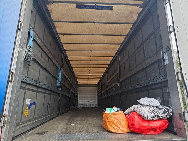 Fahrzeugabbildung Schmitz Cargobull Gardiner Standard, Ladebordwand untergefaltet