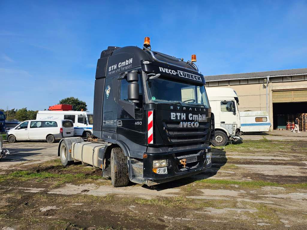 Fahrzeugabbildung Iveco 450 AS440ST45/TP mit b2 Kreishydr., Retrader