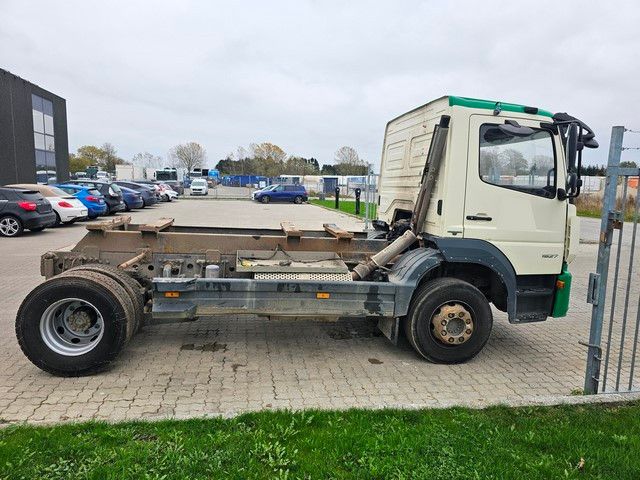 Fahrzeugabbildung Mercedes-Benz 1527 Fahrgestell, Euro 6