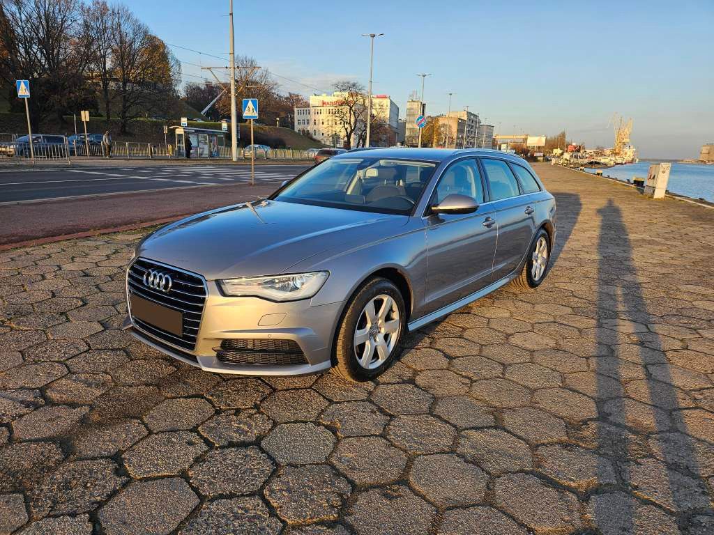 Audi A6 2.0 TDI 140kW ultra Avant viele Extras S-Tron