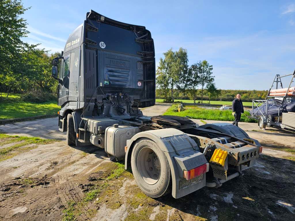 Fahrzeugabbildung Iveco 450 AS440ST45/TP mit b2 Kreishydr., Retrader