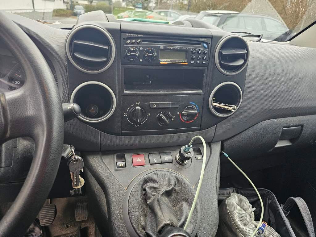 Fahrzeugabbildung Citroën Berlingo Kastenwagen Diesel, 90 PS, AHK