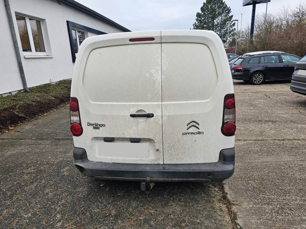 Fahrzeugabbildung Citroën Berlingo Kastenwagen Diesel, 90 PS, AHK