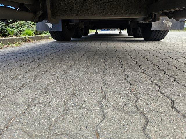 Fahrzeugabbildung Schmitz Cargobull Gardiner Standard, Ladebordwand untergefaltet