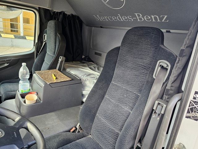 Fahrzeugabbildung Mercedes-Benz 1530 Koffer, LBW, 2 x Bett, Klima