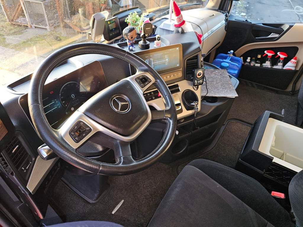 Fahrzeugabbildung Mercedes-Benz 1848 LL Giga Space, full option, german truck!