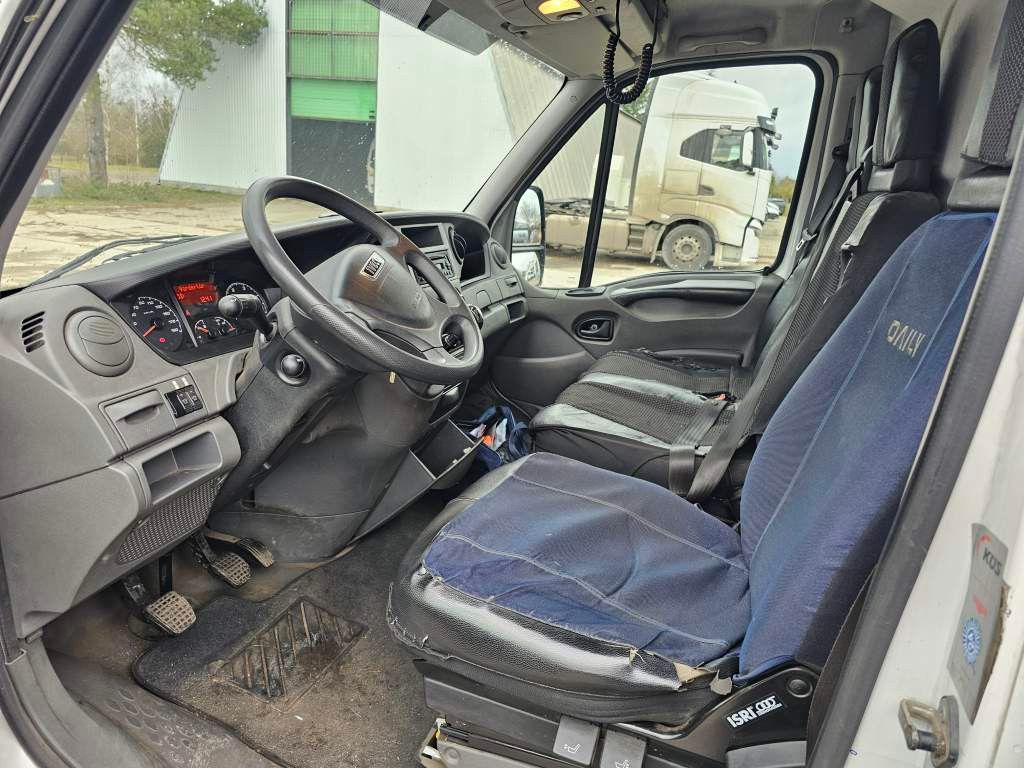 Fahrzeugabbildung Iveco 35C13 Kasten hoch&lang, zwillingsbereift, AHK