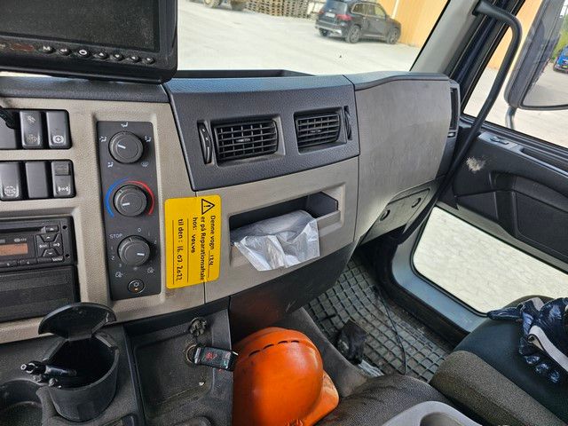 Fahrzeugabbildung Volvo FL 12 210 Kran mit Kipper, Euro 6, Diesel