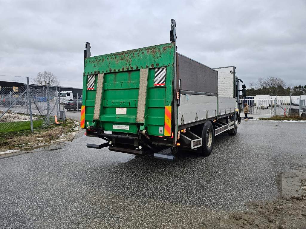 Fahrzeugabbildung Mercedes-Benz 1824 Econic Pritsche, Ladebordwand 2.500 Kg