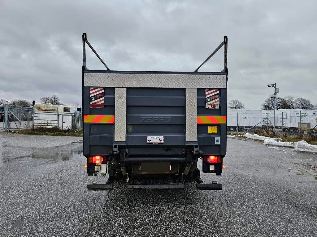 Fahrzeugabbildung Mercedes-Benz 1218 Pritsche + Ladebordwand