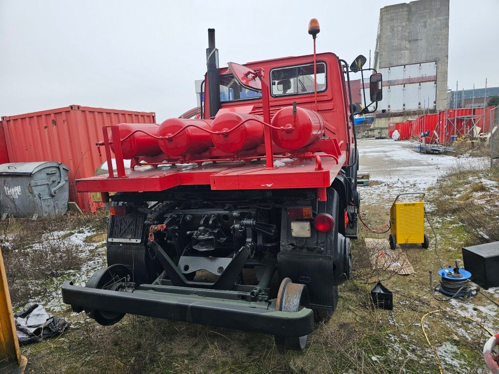 Fahrzeugabbildung Unimog 1600/ 427/12, Bahnzugmaschine- 2 Wege -