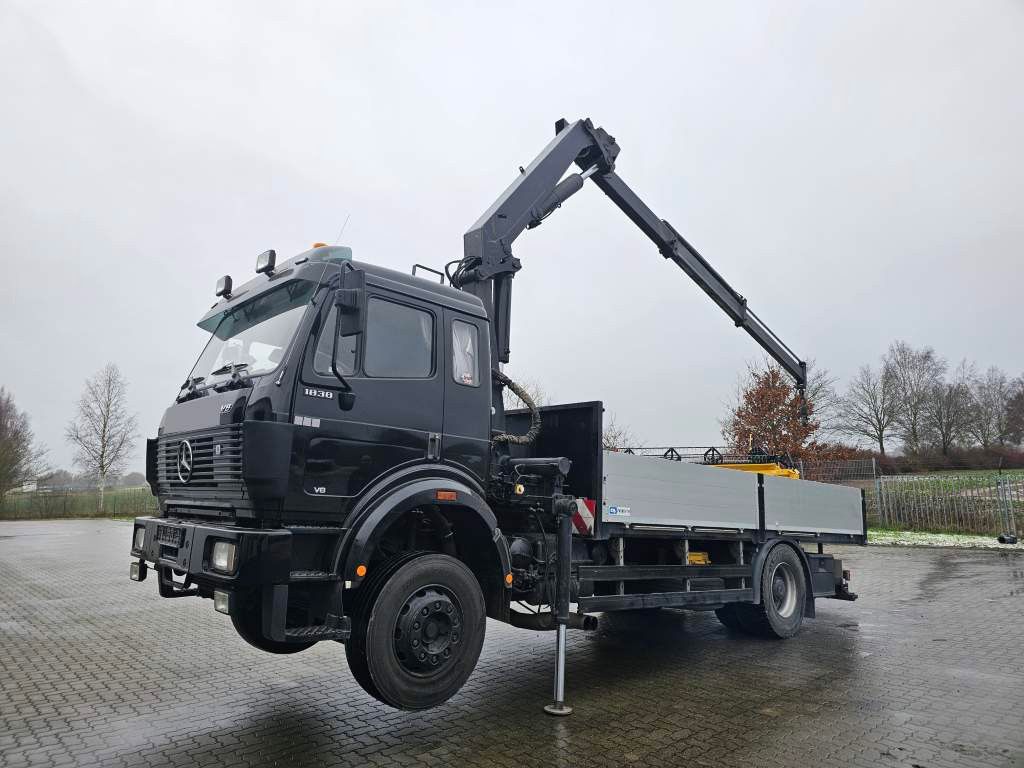 Mercedes-Benz 1838 L mit Kran HMF 1453 2 x hydr. Ausschub