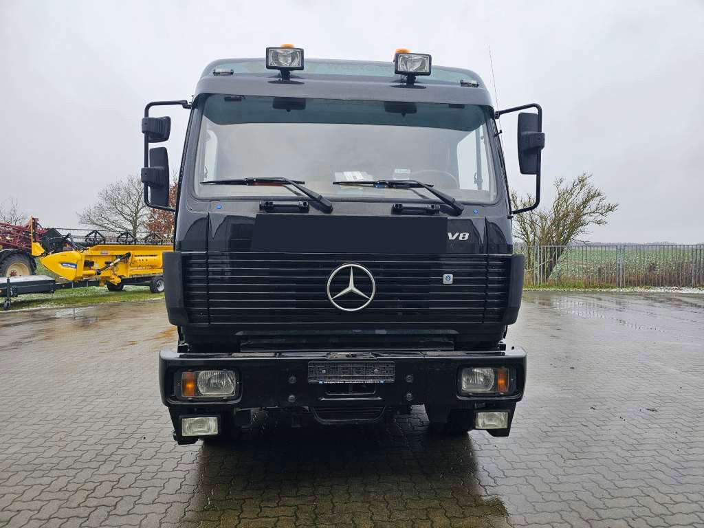 Fahrzeugabbildung Mercedes-Benz 1838 L mit Kran HMF 1453 2 x hydr. Ausschub