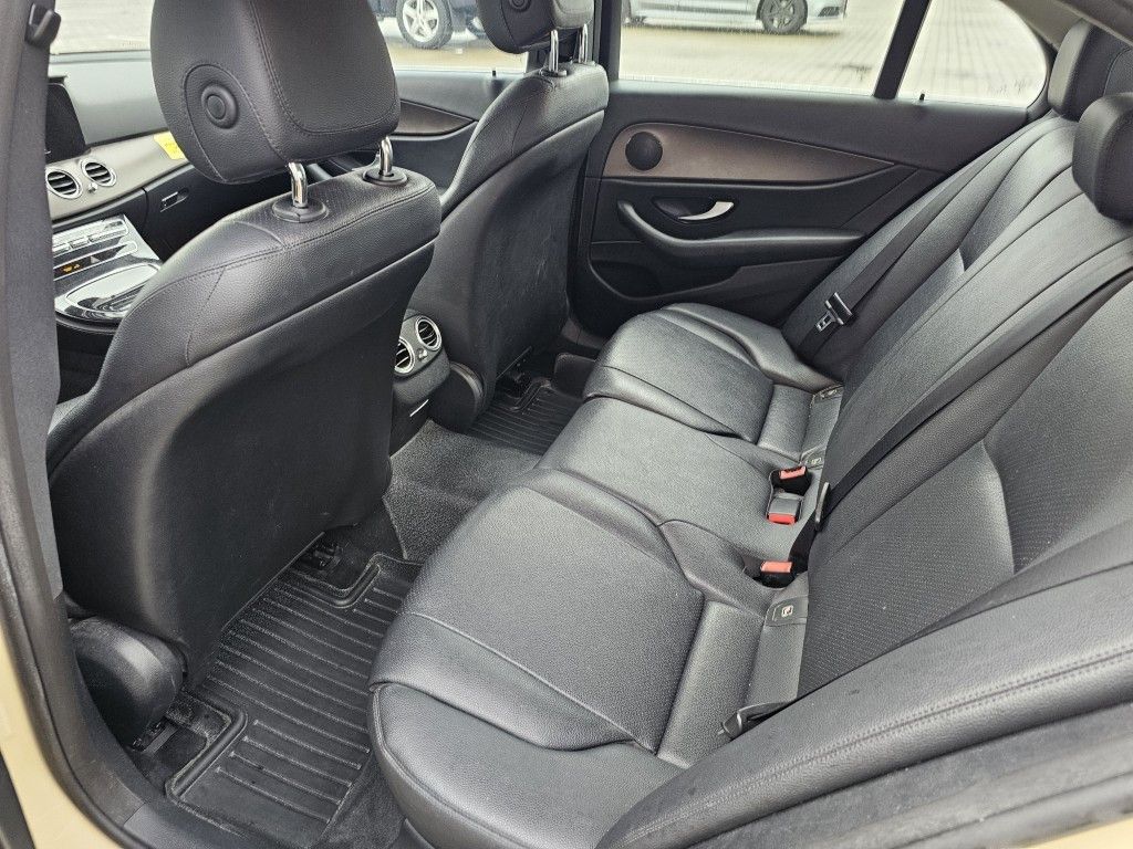 Fahrzeugabbildung Mercedes-Benz E 200 d Autom., ZV, Klima Automat, Touch, Taxi