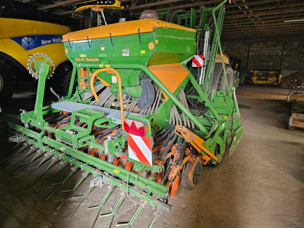 Fahrzeugabbildung Amazone Drille AD-P 403 Super und Kreiselgrubber KG 4000