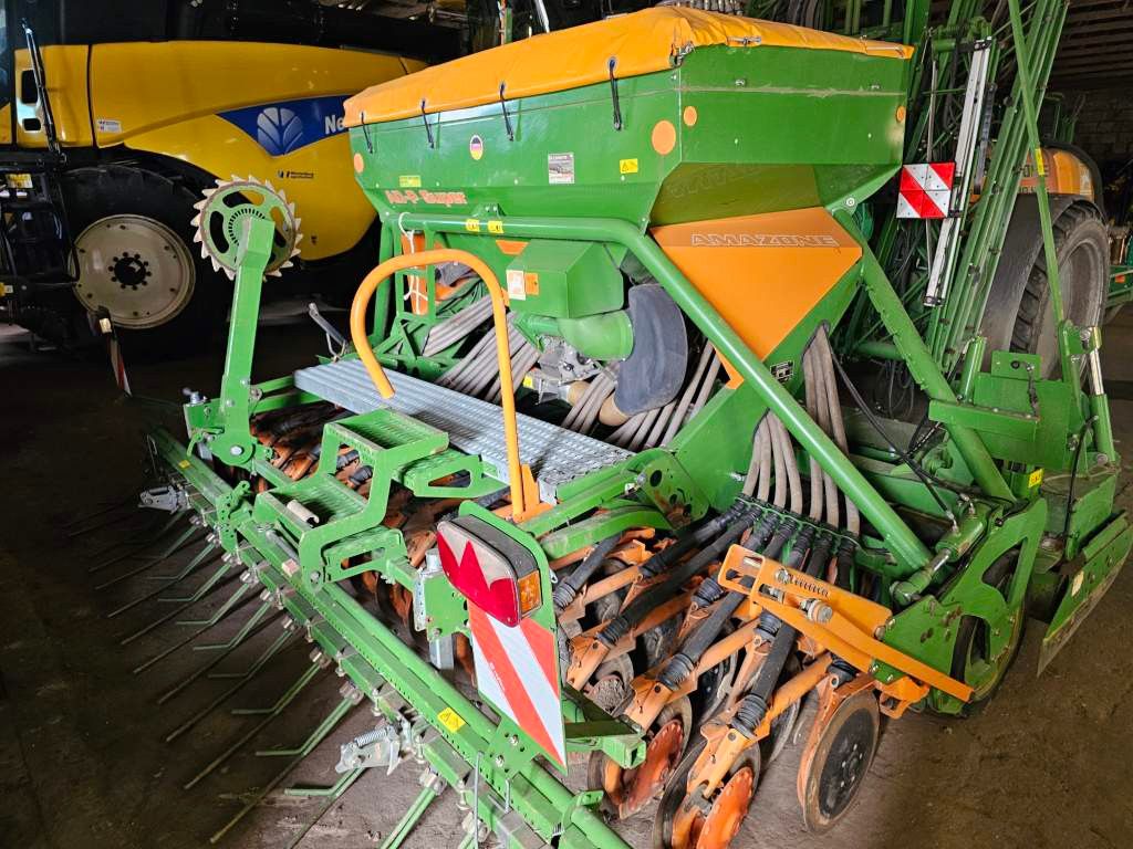 Fahrzeugabbildung Amazone Drille AD-P 403 Super und Kreiselgrubber KG 4000