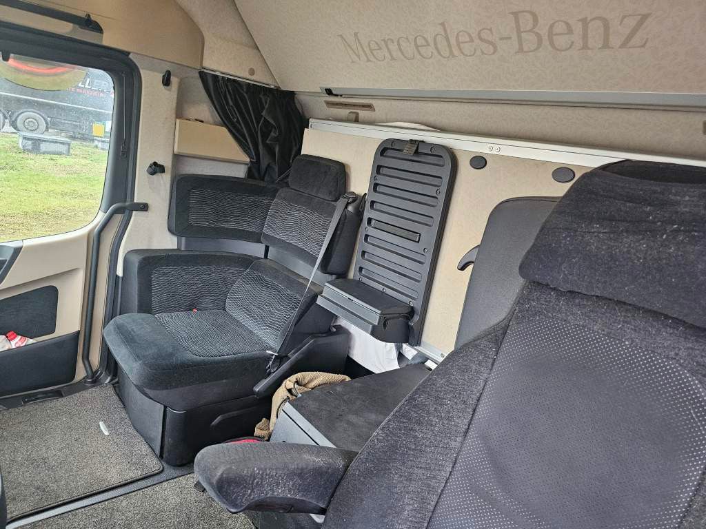 Fahrzeugabbildung Mercedes-Benz 1848 LL Giga Space, Retarder, Deutsches Fahrzeug