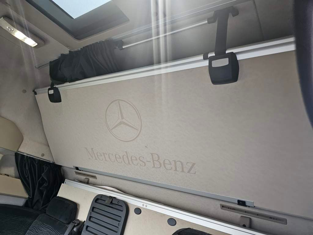 Fahrzeugabbildung Mercedes-Benz 1848 LL Giga Space, Retarder, Deutsches Fahrzeug